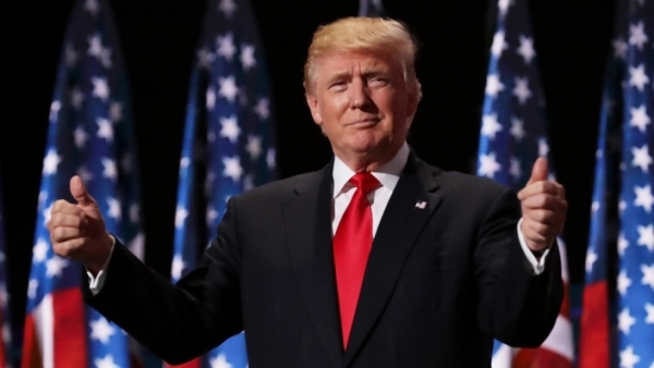 Donald Trump threatens Apple with 25% duties if the iPhone doesn't start to produce in the US