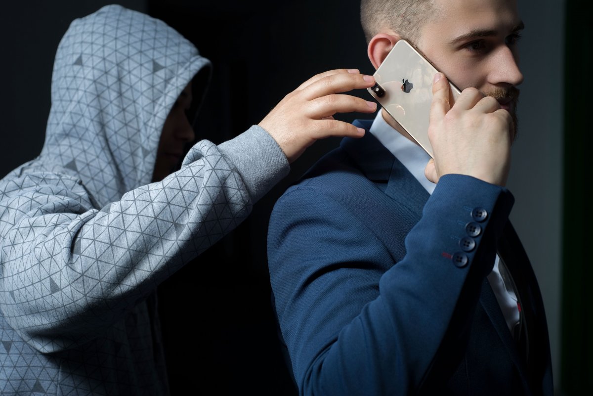 "House of stolen iPhones": How cell phones stolen in China are sold