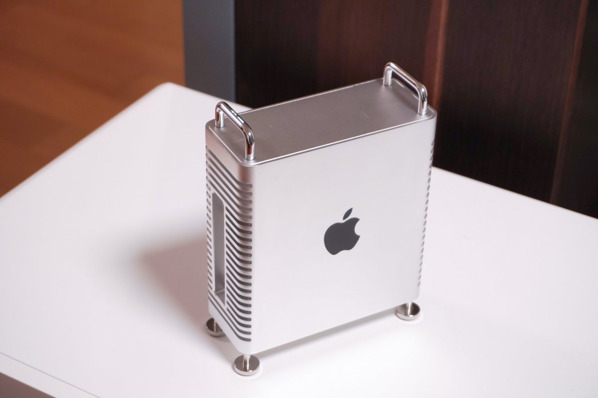 Of the minis new dresses: compact-mac with M4 in a new look