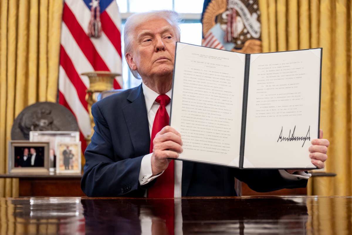 US Court of Appeal puts Trump's tariffs back into force after ban