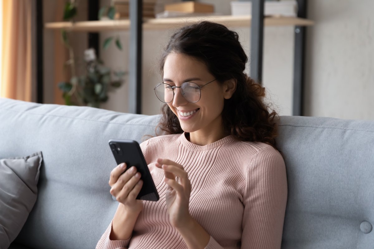 Online dating: Men are looking for more attractive women, but they have the last word