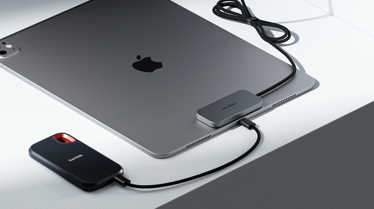 Charger for Apple's smart connector on the iPad: USB-C connection saved