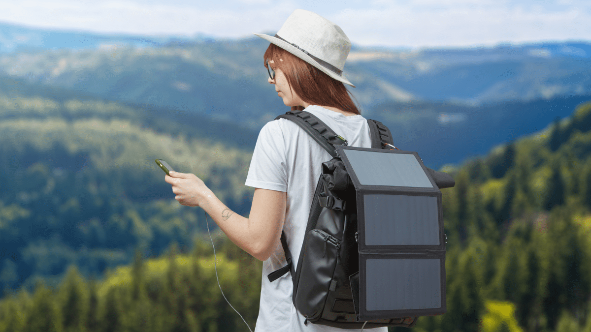 Load at every sunny place: Nine USB solar panels in the test