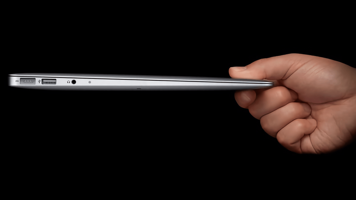 MacBook Air 11: The once the smallest Mac is obsolete