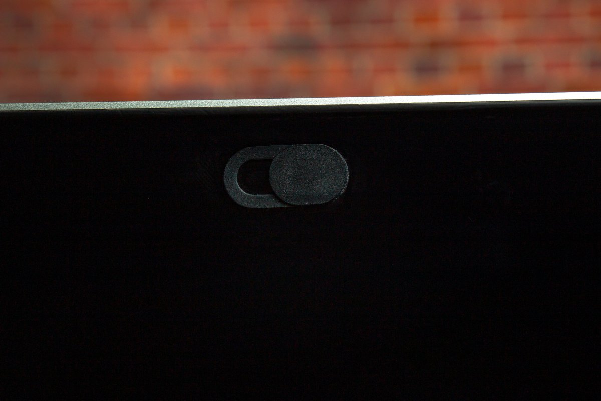 Webcam Warning: Covers Can Destroy MacBook Display